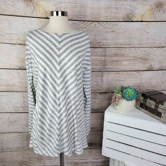 NWT Retrology Women's Gray and White Stripe Long-Sleeves Blouse Size Extra Large - Picture 1 of 7